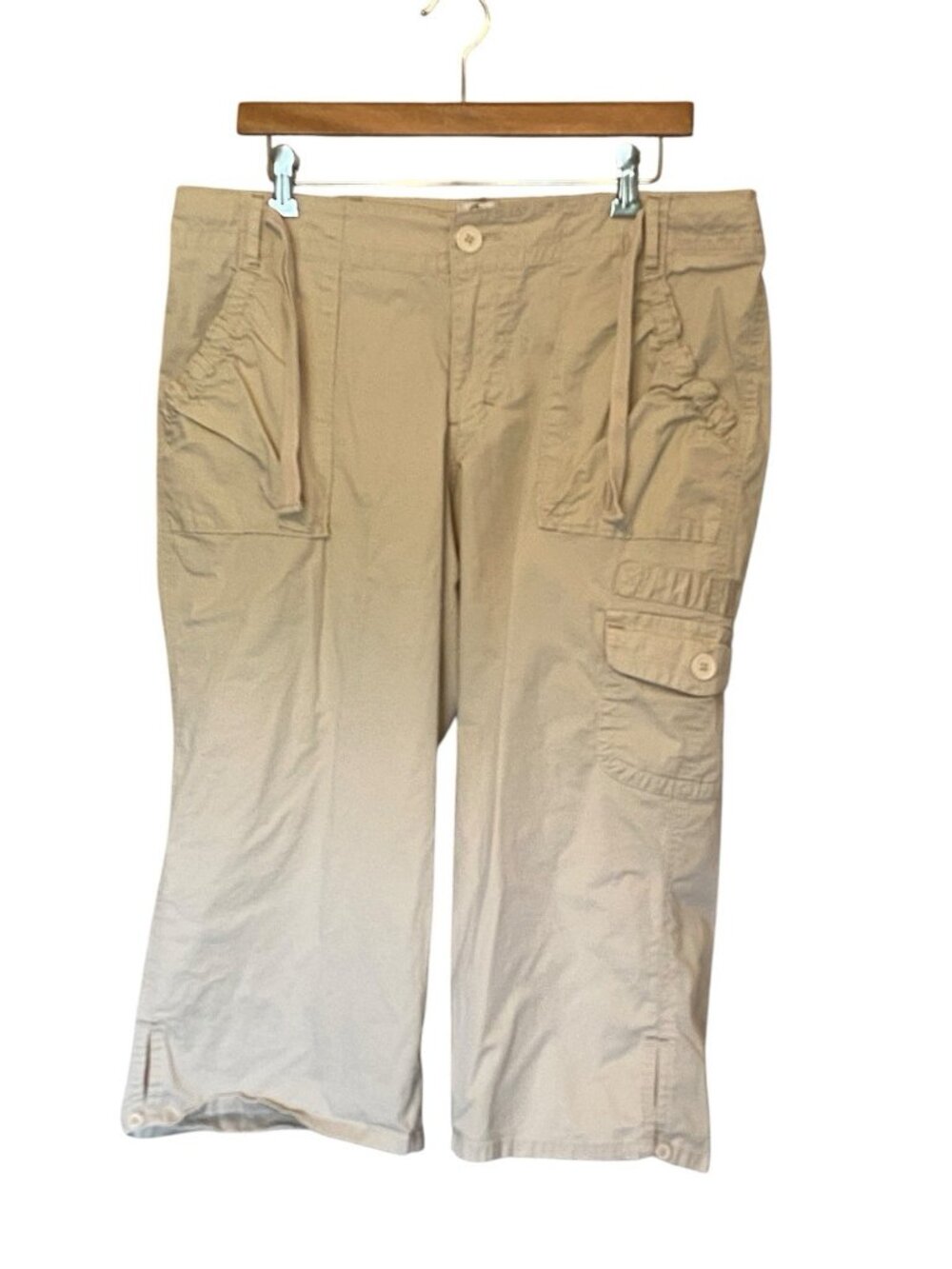 Fashion Bug Beige Women’s 16W Capri Pants Cotton Flat Front Button Pocket Casual
